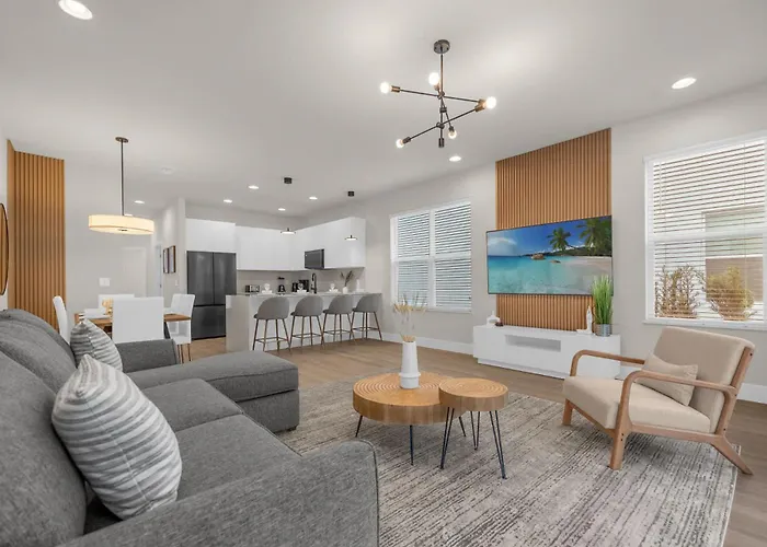 Upstay - Modern Home W Pool In New Development