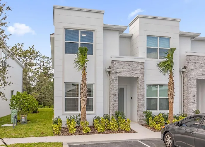 Upstay - Modern Home W Pool In New Development